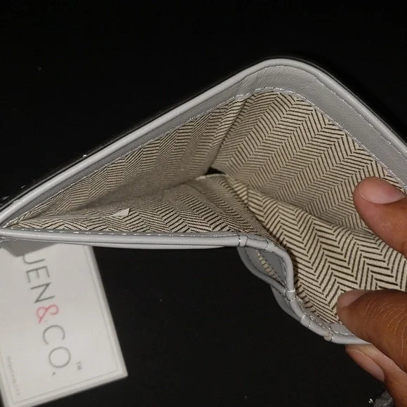 NWT- Jen & Co Folding Wallet. Grey & White Chevron. Model WL2066 - Picture 5 of 7